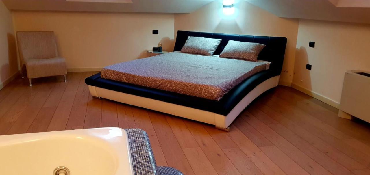 Central Terrace Escape With Jacuzzi Timisoara Esterno foto